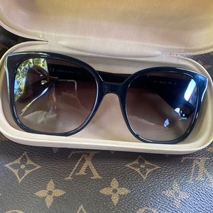 Chloe sunglasses, EXCELLENT condition, new without tags